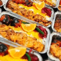 دو نیرو آشپز خونه ترجیا خانم