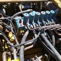 بیل لاستیکی HE100Bمدل 2003|ماشین‌آلات صنعتی|رامند, |دیوار