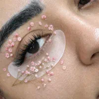 اکستنشن مژه . قیمت ویژه افتتاحیه