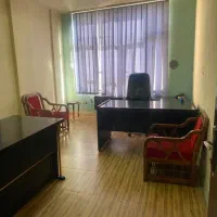اتاق ۱۸ متری اداری واقع در جمهوری