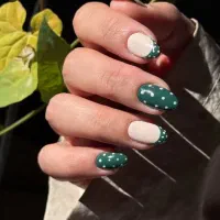 کاشت ناخن ومژه