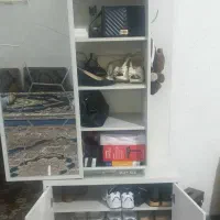 یک‌عدد جاکفشی ایستاده ریلی سالم و تمیز