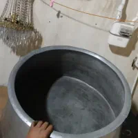 دیگ مجلسی بزرگ|ظروف پخت‌وپز|اقبالیه, |دیوار