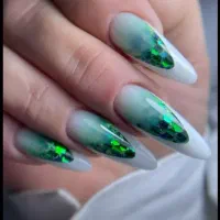 آموزش کاشت ناخن بصورت خصوصی و گروهی