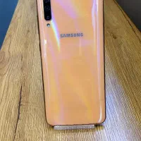 سامسونگ A70 در حد آک ۱۲۸ گیگ