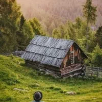 کسی هس یکی دوروزبریم مسافرت