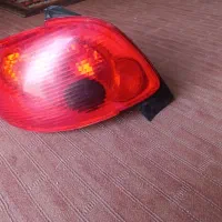 یک عدد چراغ عقب ۲۰۶سمت چپ|قطعات یدکی و لوازم جانبی|قم, قلعه یزدیها|دیوار