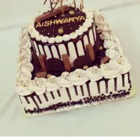 فروشندگی خانم جهت شیرینی فروشی