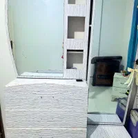 دراور سفید به همراه آیینه