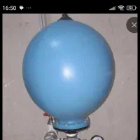 منبع آب که روی موتور بابت هواگیری قرار میگیرد