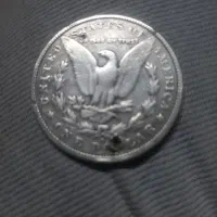 یه عدد سکه یه دلاری هستش