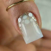 آموزش کاشت ناخن اقساط