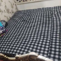 تخت چوب و همراه دراو رودوعددمیز