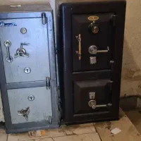 ۲ گاو صندوق گنجینه دار طبق عکس بدون کلید و رمز