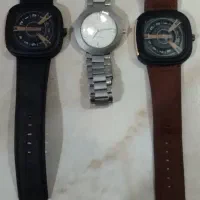 سه عدد ساعت مچی