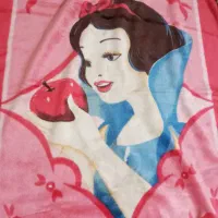 پتوی دخترونه سالم و تمیز در حد نو|رختخواب، بالش، پتو|قم, شهرک قدس|دیوار