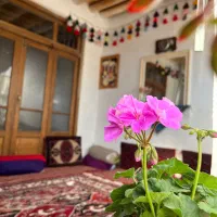 اقامتگاه سنتی  زیبا کنار چشمه ناز ونک سمیرم