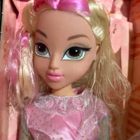 عروسک برند Moxle