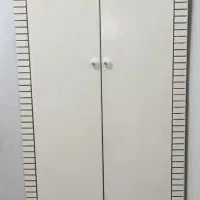 یک عدد کمد لباس و دراور ست