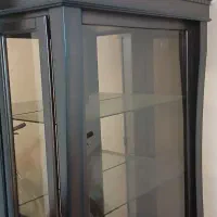 ویترین شیشه ای