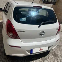 هیوندای i20 سفید ۲۰۱۵