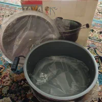 قابلمه تفلون و میوه خوری پایه دار|ظروف سرو و پذیرایی|شیراز, زند|دیوار