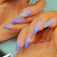 کاشت ناخن و آموزش