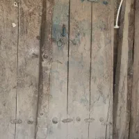 درب چوبی قدیمی گردوی|کلکسیون اشیاء عتیقه|شیراز, امام حسین|دیوار