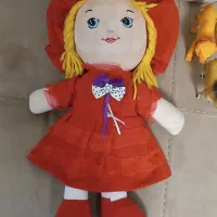 چندعددعروسک ودایناسور