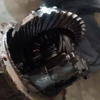 شاگرد مکانیک ماشین سبک ماهر یا نیمه ماهر