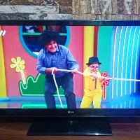 تلویزیون ال جی 42 اینچ LED با میز تلویزیون