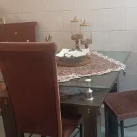 میز ناهارخوری ۴ نفره کاملا سالم