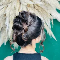 خدمات زیبایی و ارایشگری با ۵۰ درصد تخفیف|خدمات آرایشگری و زیبایی|گرگان, |دیوار