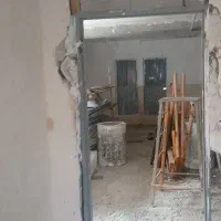 نیازمند بنا و شاگرد گچکار