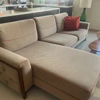 مبل و میز تلویزیون