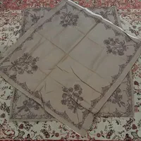 2 عدد سجاده مخمل سفید و شکلاتی نو مناسب جهیزیه|صنایع دستی و سایر لوازم تزئینی|تهران, شهر زیبا|دیوار