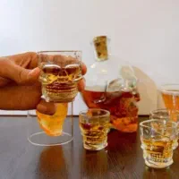 معاوضه جام و لیوان اسکلتی