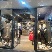 فروشنده اقا در باغ فیض نیازمندیم