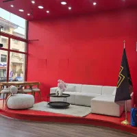 فروشنده و وسط کار آقا