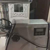 با سلام یک دستگاه سرخ کن و یک دستگاه آب میوه گیری
