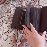 کیف پول|کیف، کفش، کمربند|صحنه, |دیوار