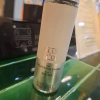 ولنتینو اومو عطر