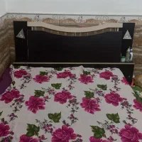 یک تخت دونفره برا فروش