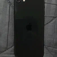 اپل iPhone SE (2020) با حافظهٔ ۱۲۸ گیگابایت