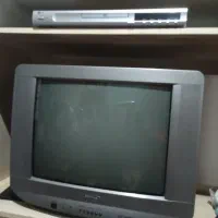 یک عدد تلویزیون با دستگاه بدون کنترل