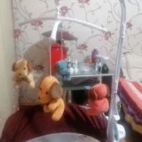 تخت کنار مادر