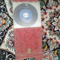 گرامافون خیلی قدیمی مربوط به قبل از انقلاب