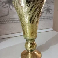 گلدان طلایی خورده شیشه