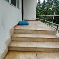 اجاره آپارتمان ۱۰۰ متری دو خواب طبقه همکف