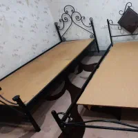 دوعدد تخت خواب یک نفره تمیز و سالم